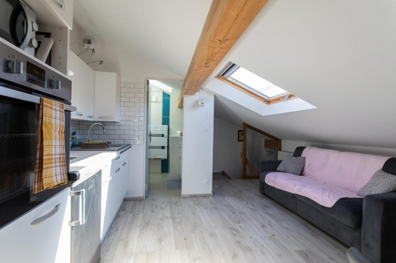 Le Coq Charmant Petit Studio En Centre Ville D'Эмбрён Экстерьер фото